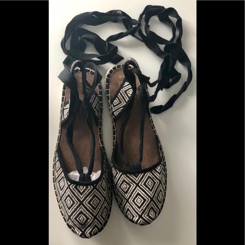 Tom’s Bella Espadrilles